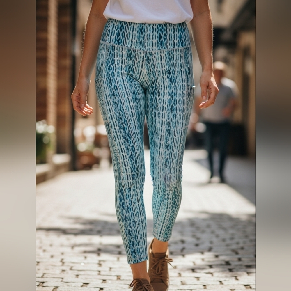 Chico's - Weekends Turquoise & Blue Pull On Leggings, Media Pocket, Size 0 - Picture 2 of 10